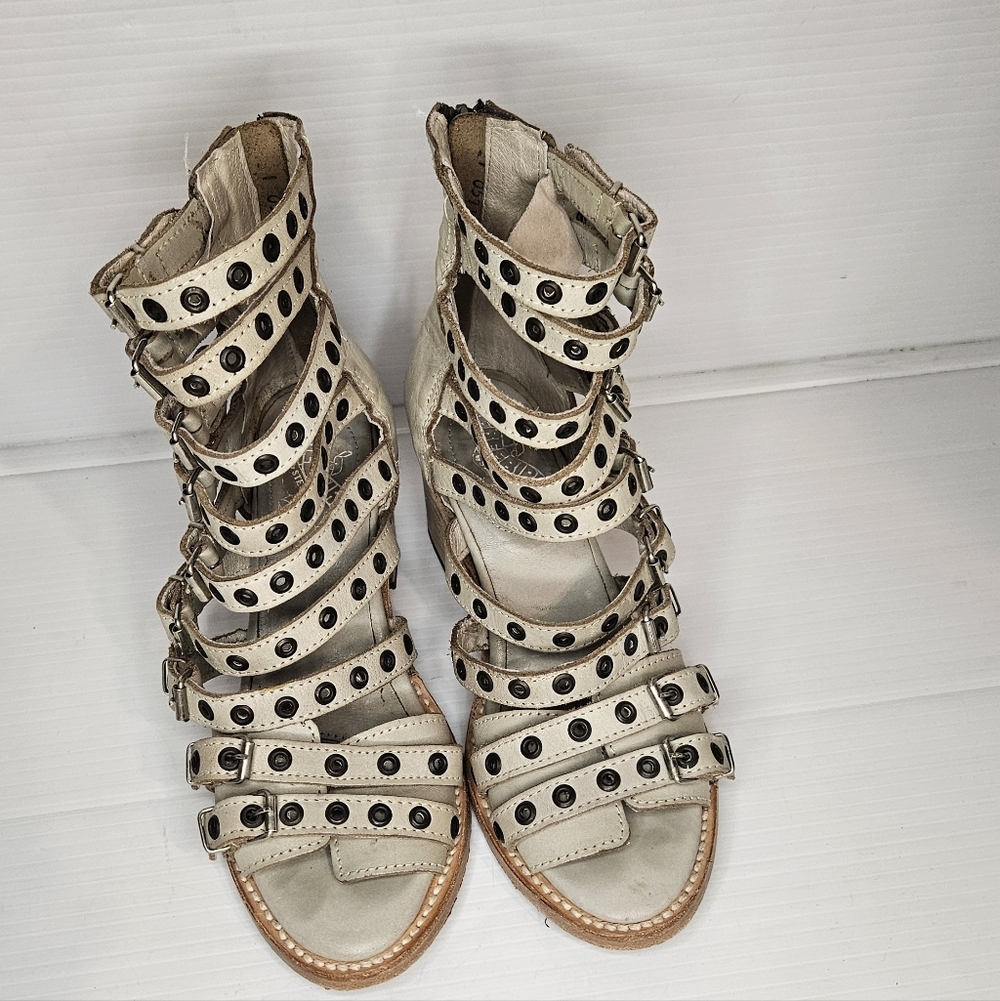 Freebird by Steven Casandra Gray Studded Multistrap Leather Sandals Size 6 - Picture 3 of 11